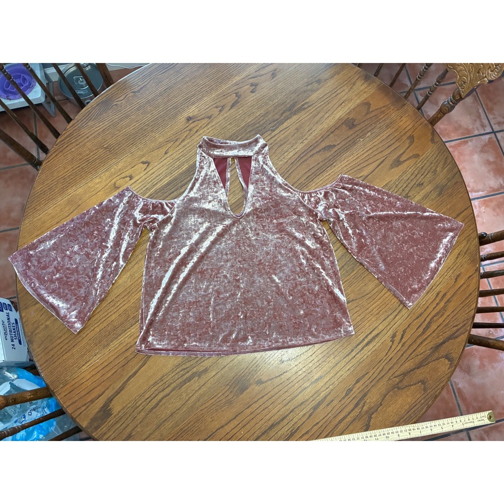American Eagle Pink Crushed Velvet Cold Shoulder Bell Sleeve Keyhole Top Small